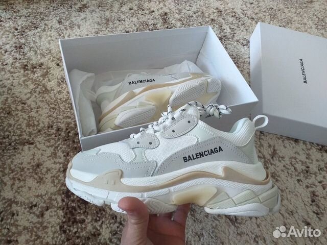 Кроссовки Balenciaga Triple S Кроссовки Balenciaga Triple S