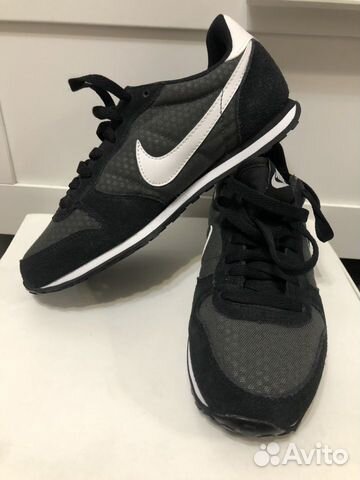 Кроссовки черные nike оригинал 37,5 Кроссовки черные nike оригинал 37,5