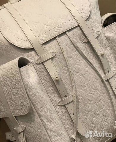 Белый рюкзак Louis Vuitton