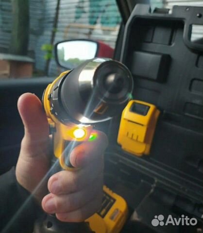 Шуруповерт Dewalt 26 Вт 5 Ам с кейсом