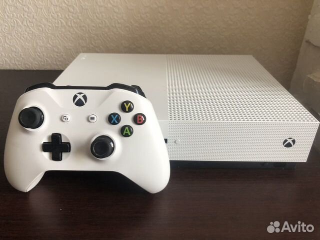 Xbox One S 500GB Xbox One S 500GB