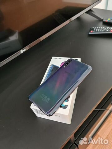 Продам Samsung Galaxy A70 2019