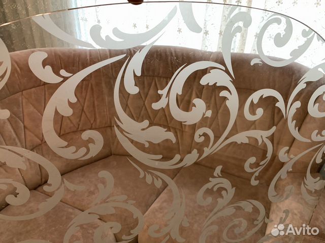 Стол кухонный раздвижной и 4 стула б/у Стол кухонный раздвижной и 4 стула б/у