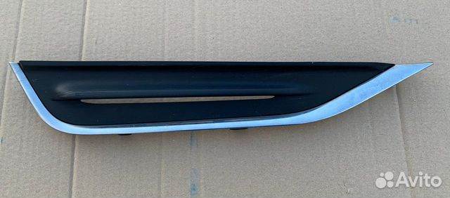 Решетка в бампер правая Volvo S60