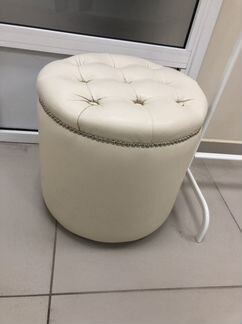 Стул и пуфик