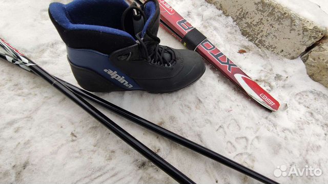 Лыжи комплект для ребенка ростом 125-135см