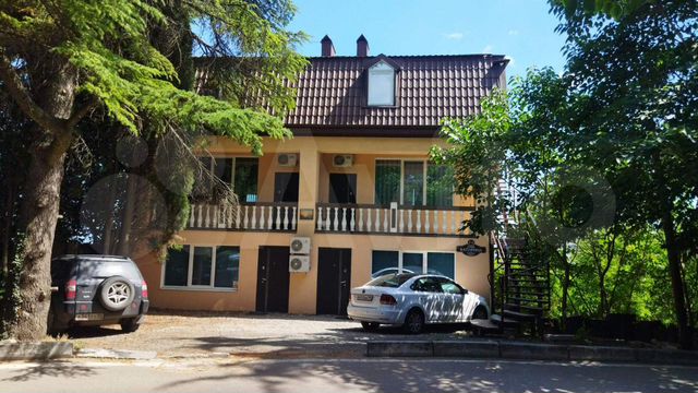 2-к. квартира, 40 м², 3/3 эт.