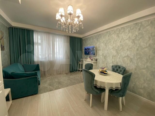 3-к. квартира, 140 м², 20/25 эт.