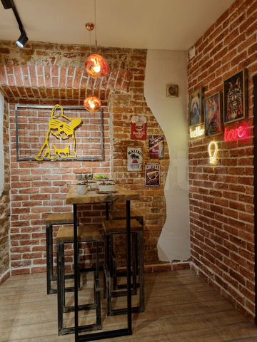 2-к. квартира, 55 м², 2/4 эт.