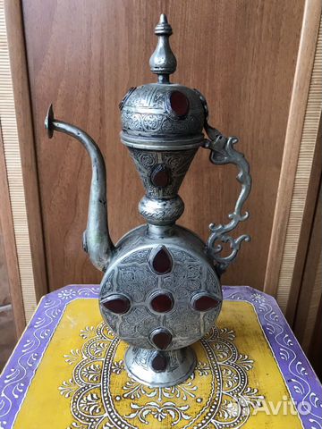 Очень редкий персидский кувшин с агатами