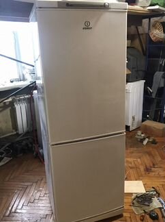 Холодильник бу indesit