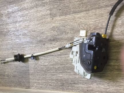 Замок двери задний правый Ауди Q5
