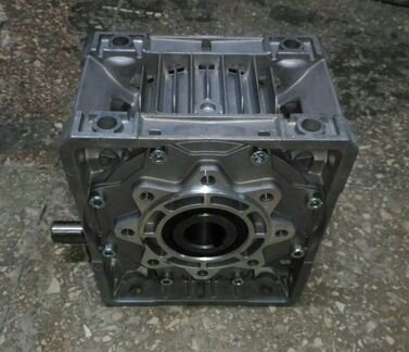 Редуктор U90 20/1