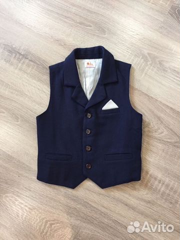 Жилетка стильный для мальчика на 5-6 лет