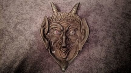 Пепельница: Чёрт