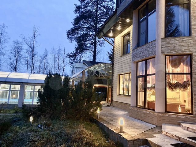 Коттедж 650 м² на участке 30 сот.