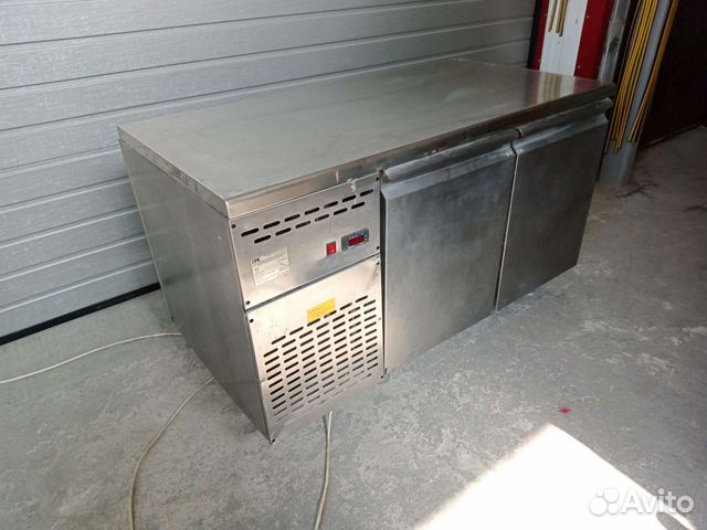 Холодильный стол для кафе