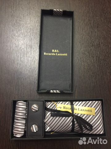 Мужской галстук новый в наборе