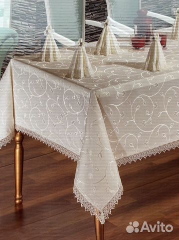 Скатерть новая с салфетками