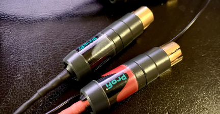 ASH Фонокабель RCA 1.2м серебро Япония новый