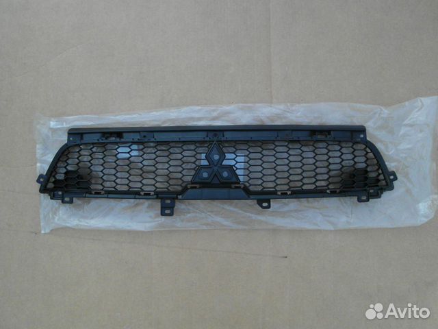 Решётка радиатора Mitsubishi Outlander XL 2010-12