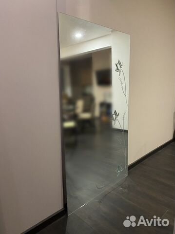 Зеркало настенное