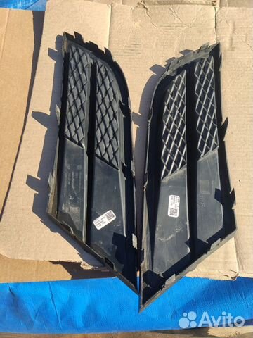 Решетка бампера передняя (правая и левая)