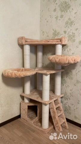 Большой домик для кошки с когтеточками