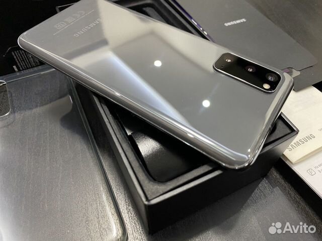 Samsung Galaxy S20 8/128Gb grey отл.сост