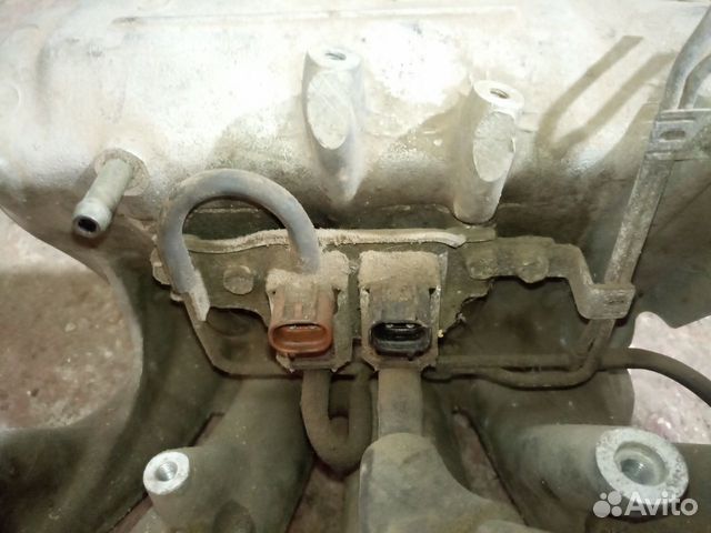 Впускной коллектор Mitsubishi Carisma