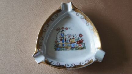 Фарфоровая пепельница Oscar Schlegelmilch