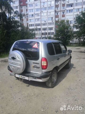 Chevrolet Niva 2005 вишнёвая