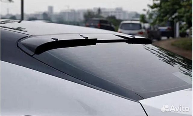 Спойлер на заднее стекло Тойота Камри 70