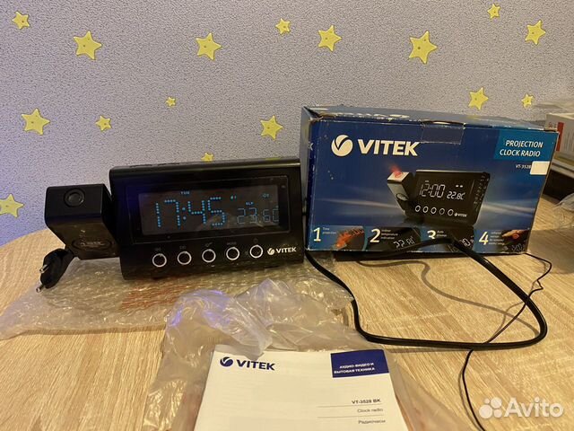 Радиоприемник-часы с проектором Vitek VT-3528