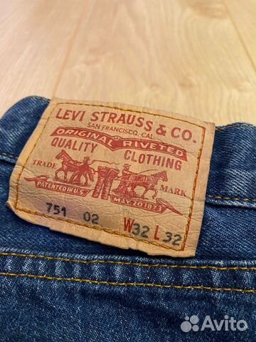 Джинсы Levis