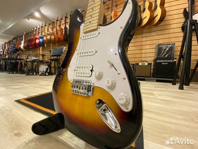 Электрогитара fabio ST200 санберст