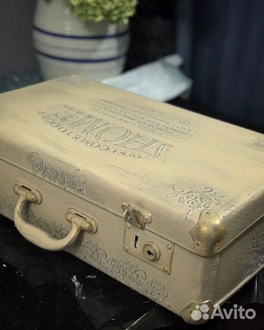 Винтажный чемодан