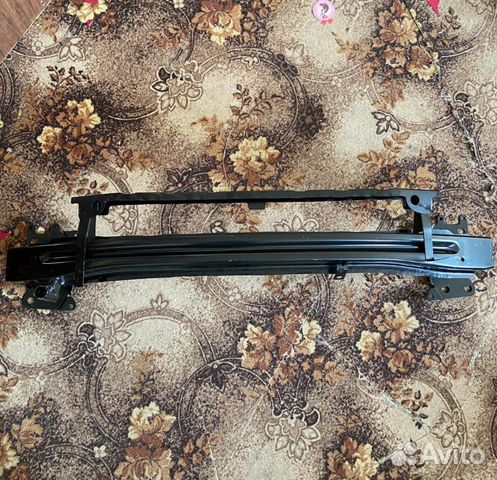 Усилитель бампера на Skoda Octavia 2007 год