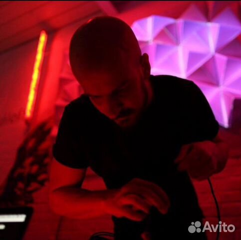 Видеооператор со своей камерой Blackmagic 6k pro