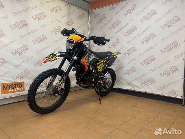 Кроссовый мотоцикл Z1 2.0 Hot Rod Red новый дизайн