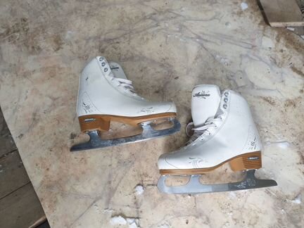Коньки фигурные