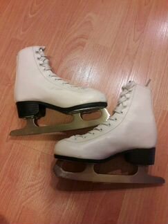 Коньки фигурные р. 30 по стельке 19 см
