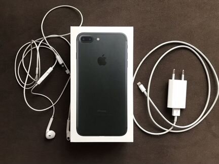 Телефон iPhone 7 Plus + в идеальном состоянии