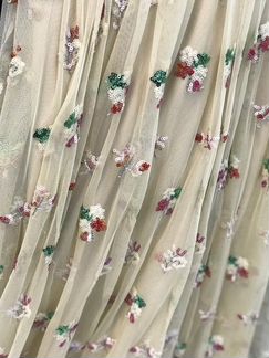 Вечернее платье с пайетками