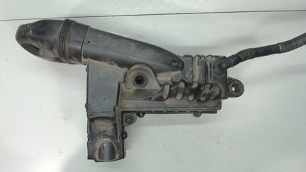 Корпус воздушного фильтра Volkswagen Passat 7, 201