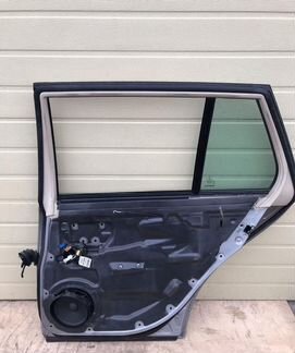 Задняя правая дверь Мерседес w211