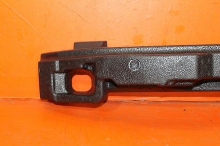 Абсорбер бампера передний Toyota Corolla E180