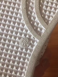 Кроссовки женские