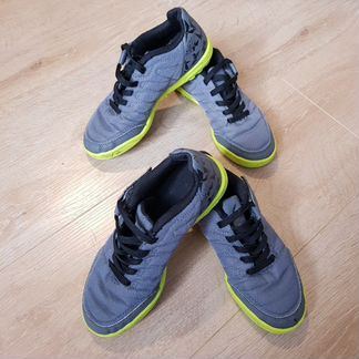 Кроссовки для футбола (бутсы) р. 28