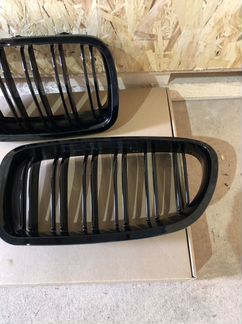 Ноздри на BMW F10 чёрные глянец